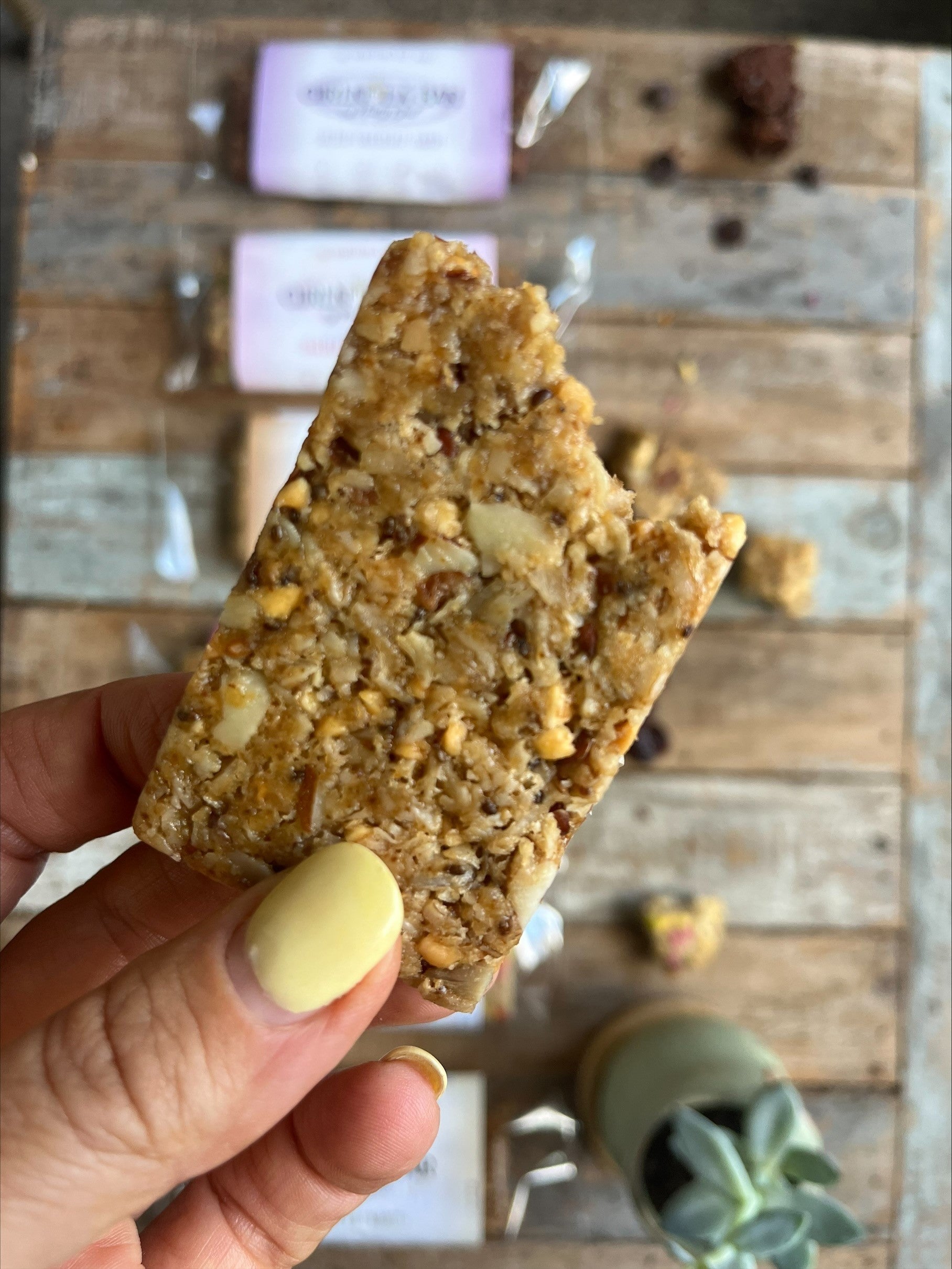 Girlnola® Bar-3-Pack| soft-baked, nutty, gluten free granola bar